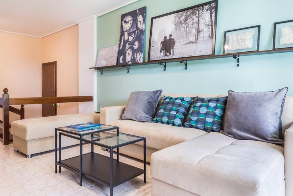 Sunny Apartment With 2 Bedrooms And Garden 글리파다 외부 사진