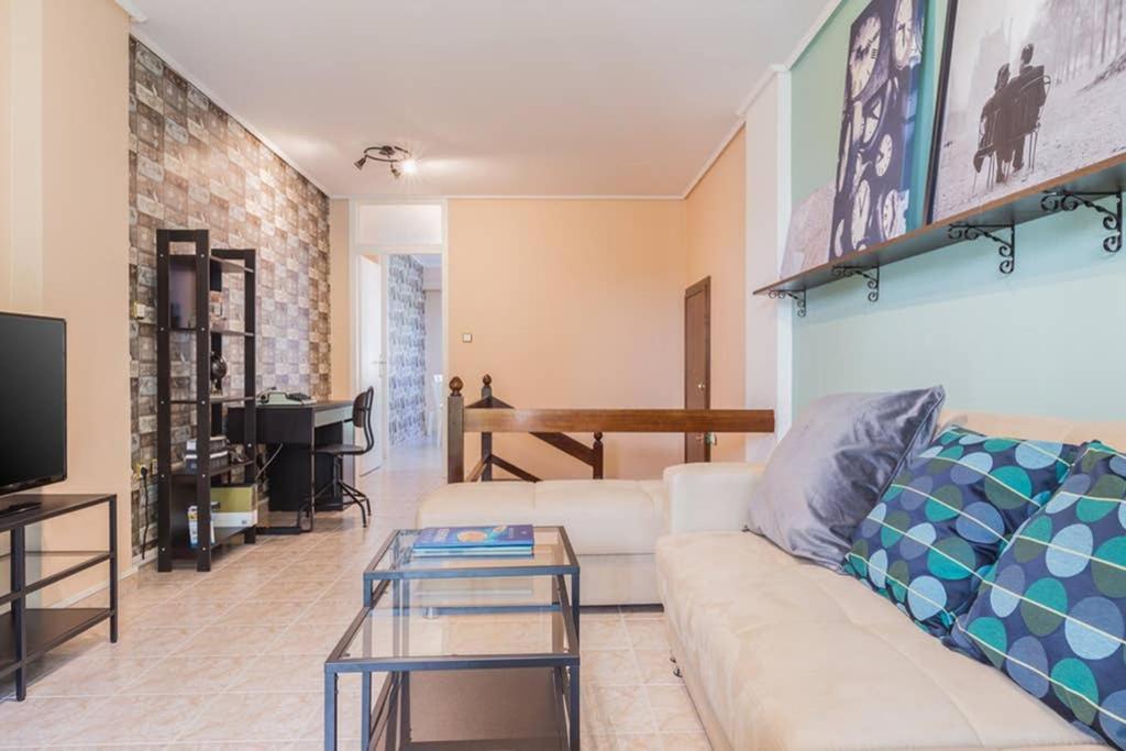 Sunny Apartment With 2 Bedrooms And Garden 글리파다 외부 사진
